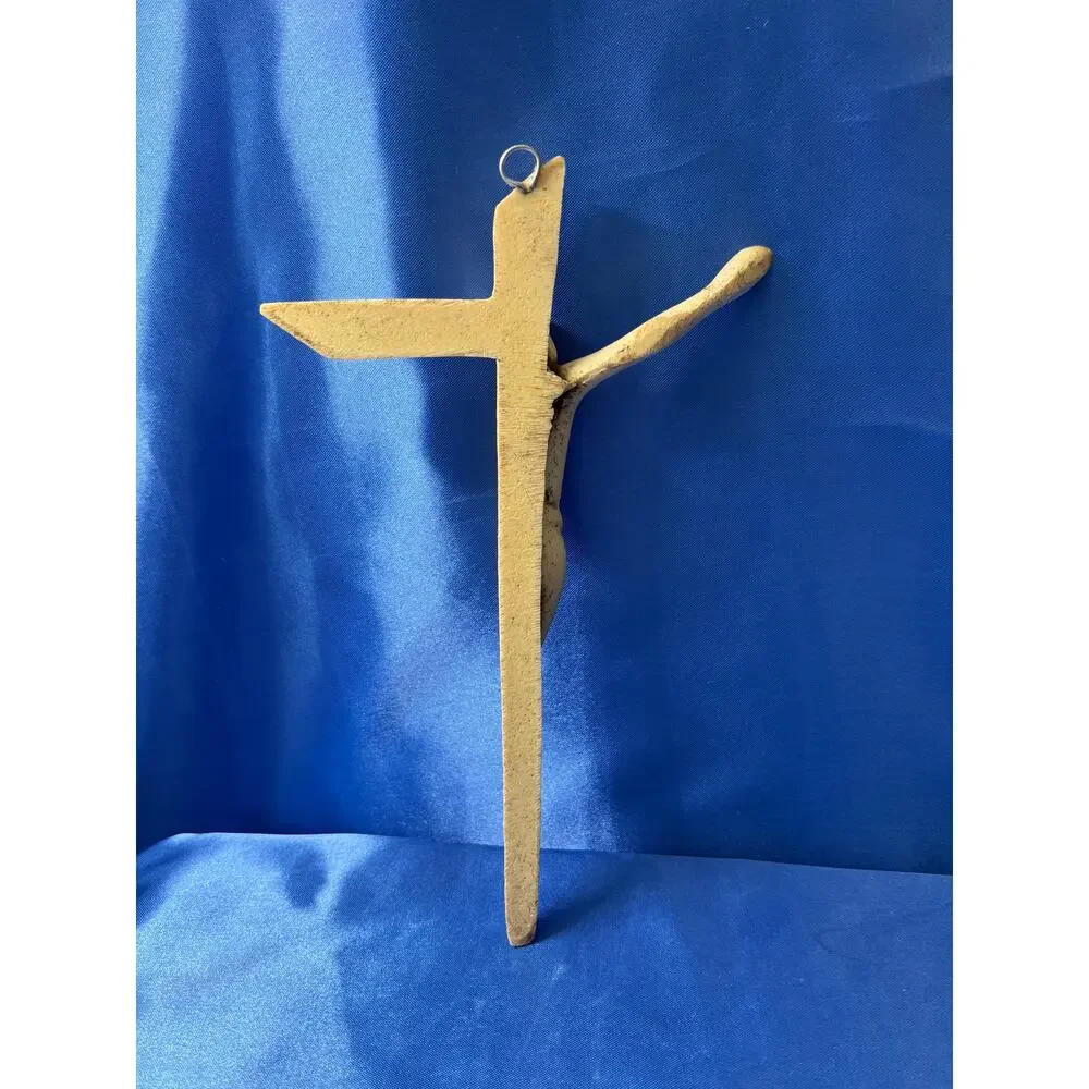 Unique Ivory Color Resin Modern Design Wall Hanging Crucifix